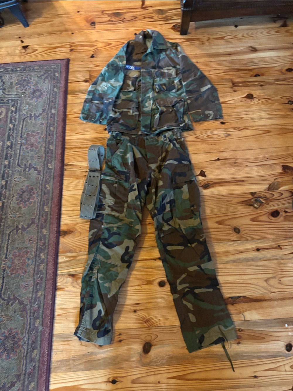 Womenโs Camo Cargo Pants and shirt - Green Woodland Camouflage